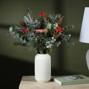 Festive flowers and foliage through the letterbox This letterbox selection of exquisite flowers and foliage is sure to be a hit when it lands on your loved oneÔÇÖs doormat this Christmas